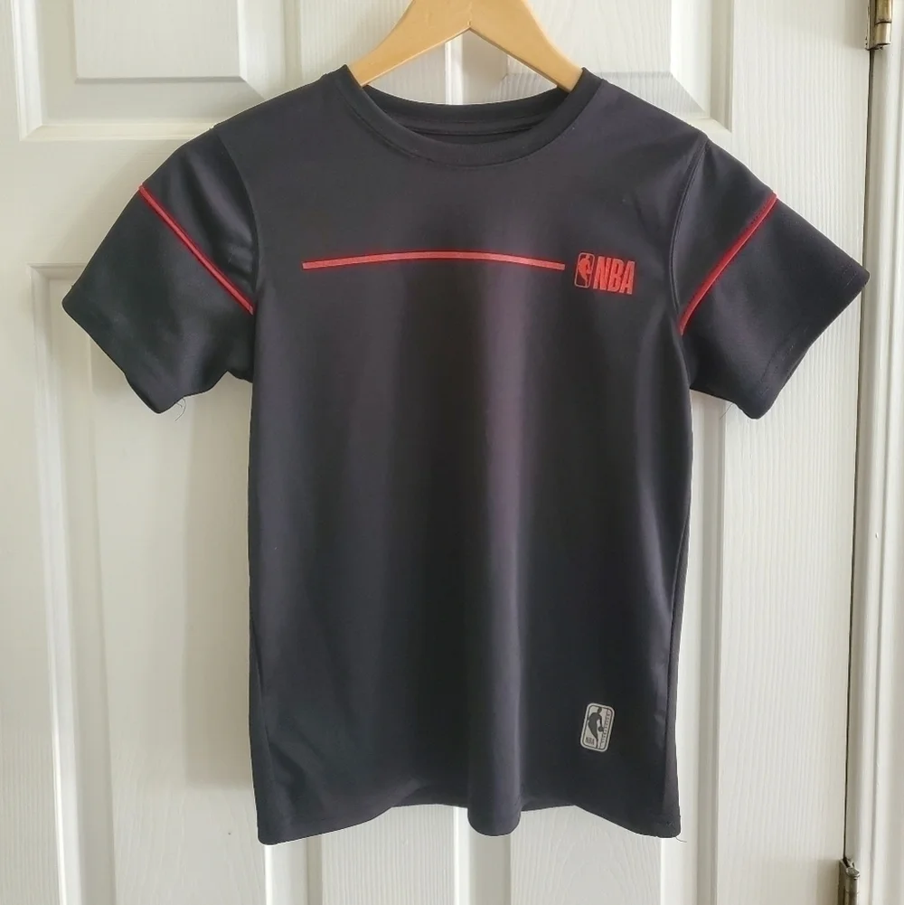 NBA tshirt kids Medium